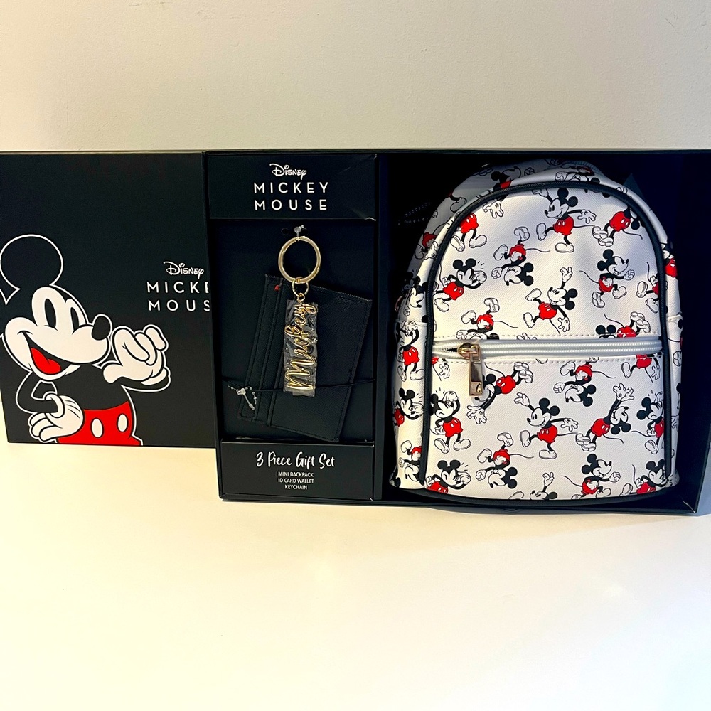 Disney Three piece Mickey Mouse gift set. Mini backpack, card holder &keychain